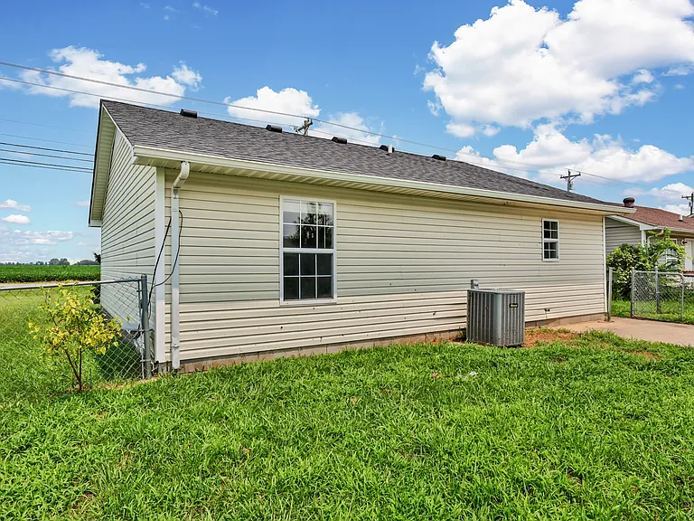 963 Stateline Rd — Photo 29