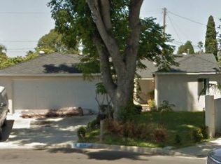 834 Plum Pl, Costa Mesa, CA 92627