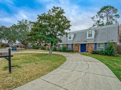9422 Calvary Ct, River Ridge, LA, 70123