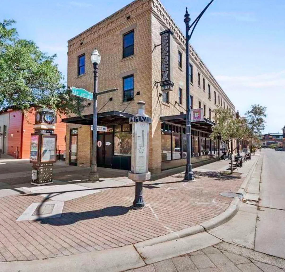 1 bed, 400 sqft, $900 — Photo 1