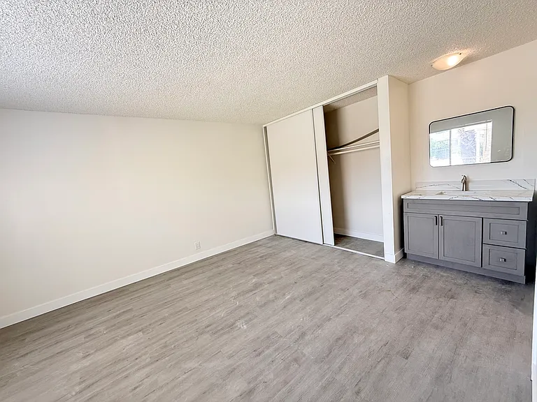 13237 Mohawk Rd #B — Photo 11