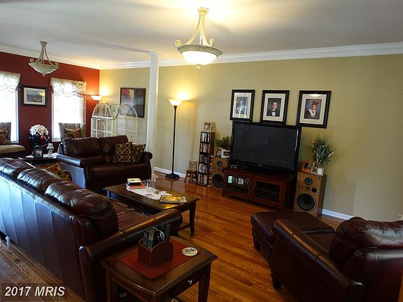 4th image of 9485 Locust Dale Ln