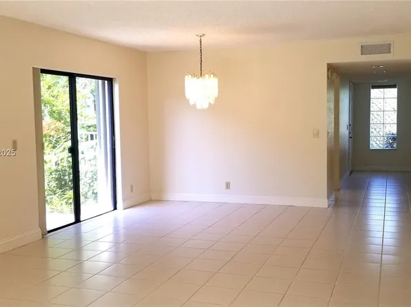 413 Lakeview Dr APT 104, Fort Lauderdale, FL 33326