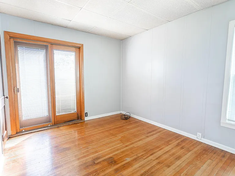 111 Lovering Ave #B — Photo 12