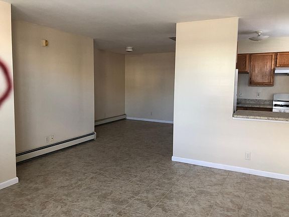 3rd image of 535 Vandalia Ave #1