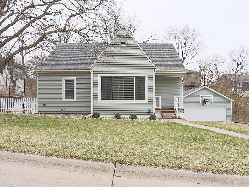 1st image of 261 Elmwood Dr