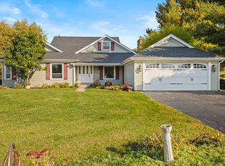 18806 Millstream Rd, Marengo, IL 60152