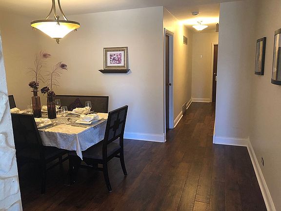 3rd image of 209 E Valley Ln