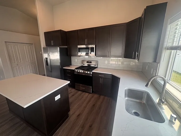 17611 E Maxwell Ave — Photo 3
