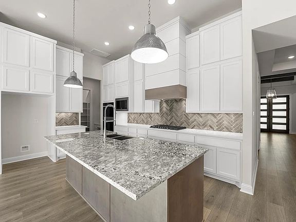 Huntley III C kitchen