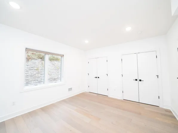 496 Undercliff Avenue image 19 of 52