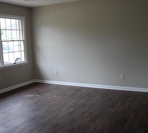 5th image of 336 Wise Dr