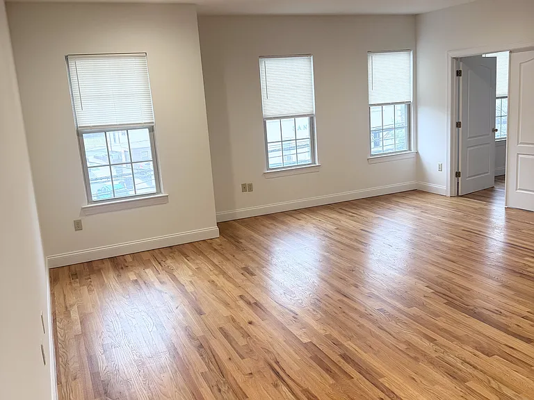 323 Union Blvd #3D — Photo 2