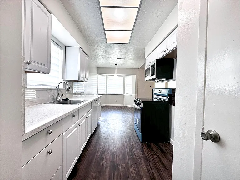 9270 Theysen Dr — Photo 13