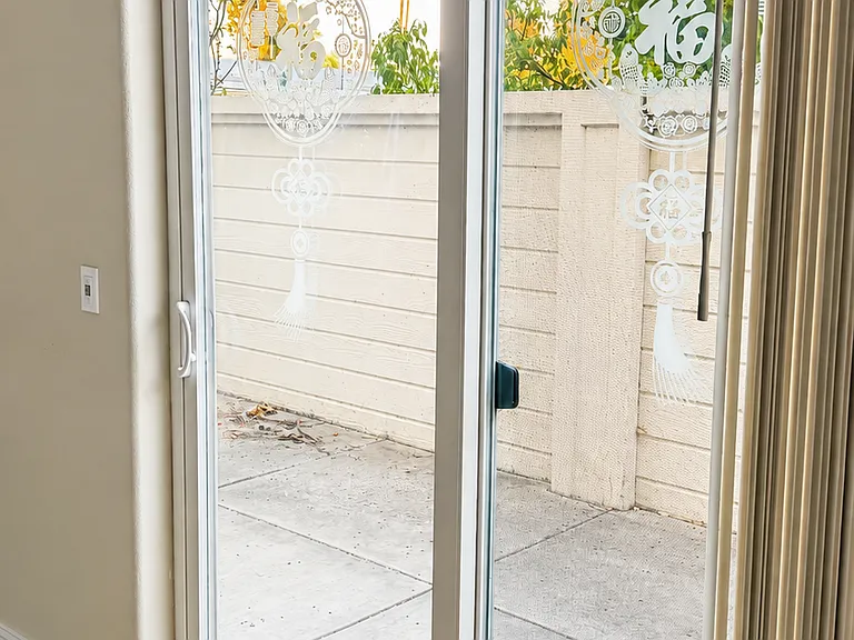 1F Floor-to-ceiling window to Patio