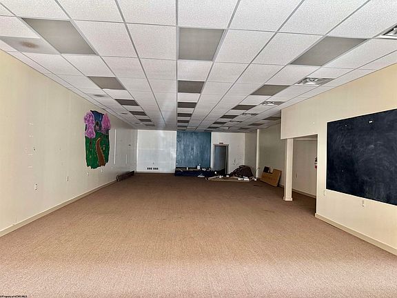 5th image of 121 3rd St