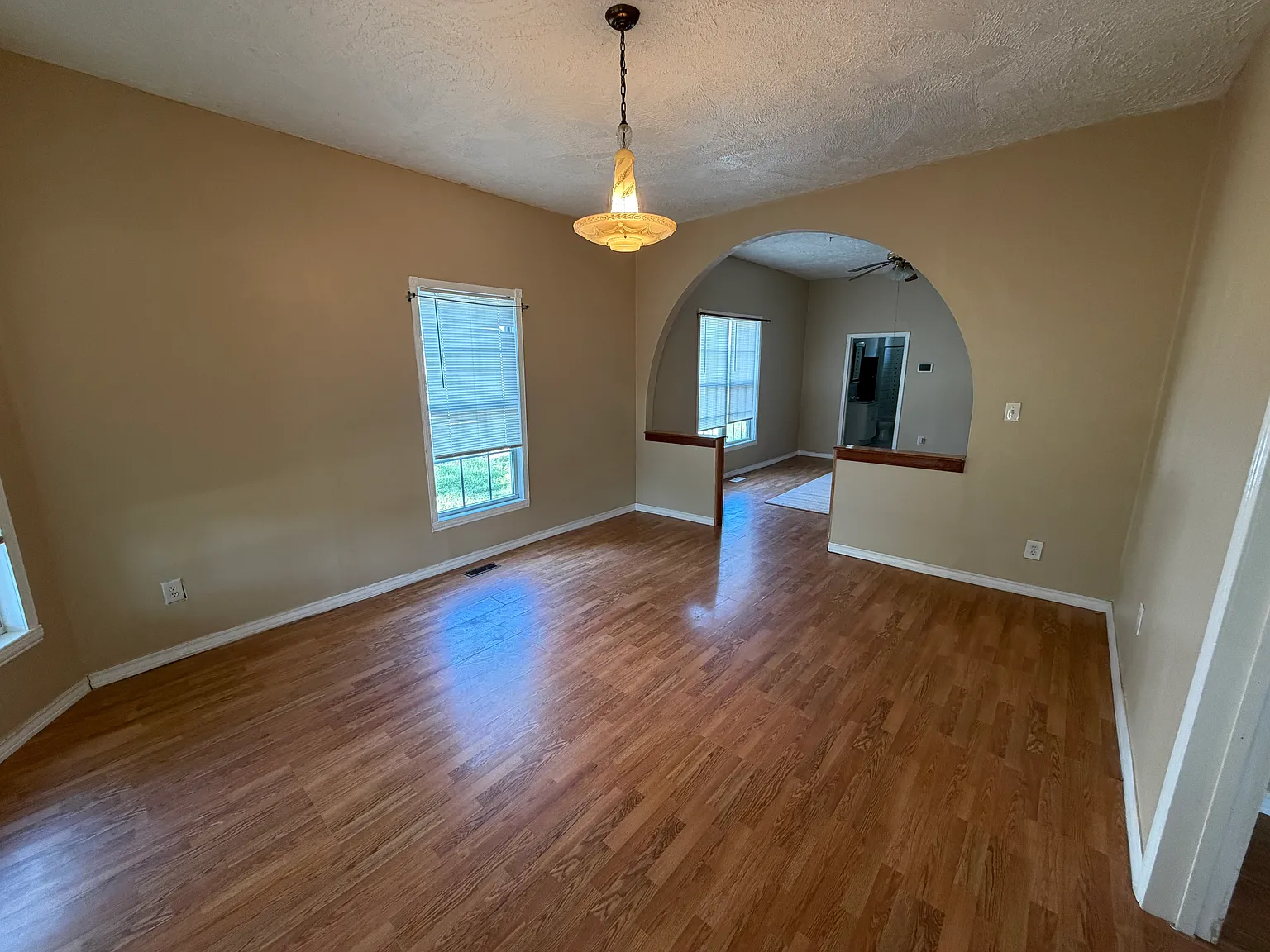 1606 N Elm Alluring Estates LLC — Photo 2
