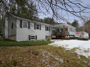 346 Greeley Lake Rd, Greeley, PA 18425