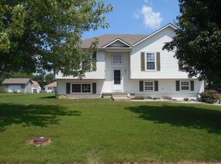 896 Glengera St, Peculiar, MO 64078