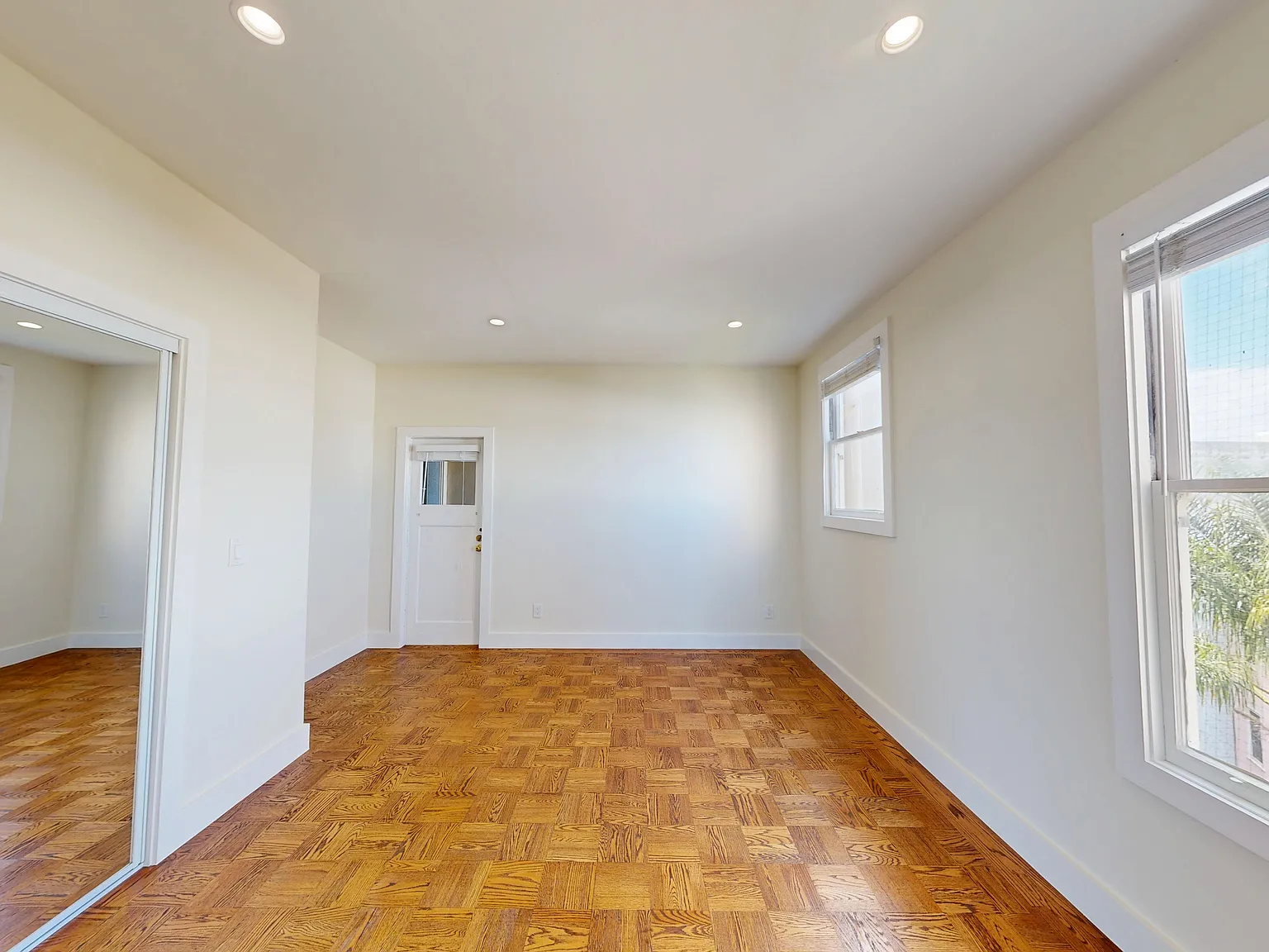 1660 Bay Street — Photo 4