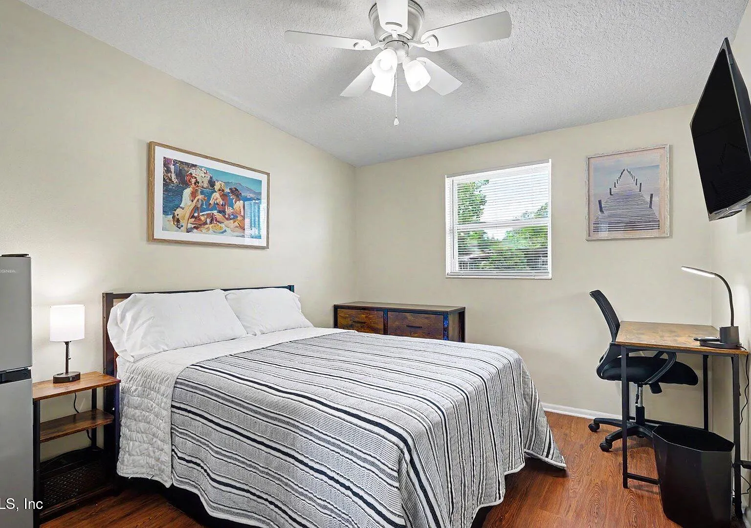 1 bed, 1.0 bath, 134 sqft, $812 — Photo 1