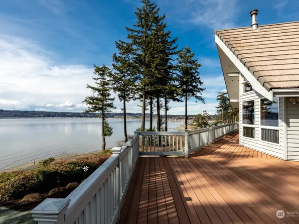 6354 Chinook Drive, Clinton, WA 98236