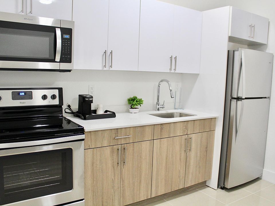 1st image of 971 W Flagler St APT 21