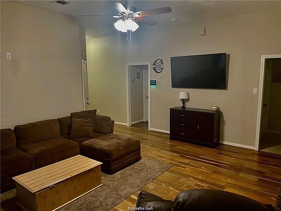 5th image of 917 Windmeadows Dr