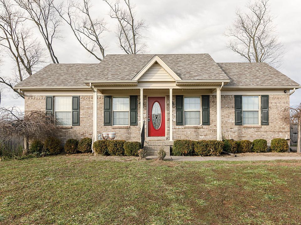 1st image of 581 Birchwood Cir