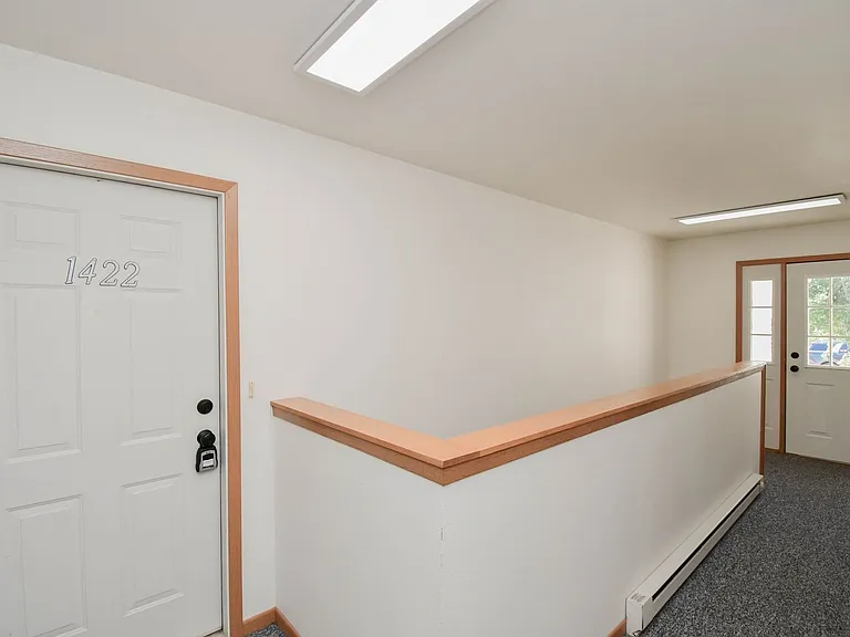 1422 E Redwood Blvd — Photo 5