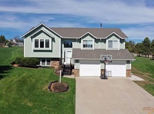5594 Barberry Cir, Rapid City, SD 57702