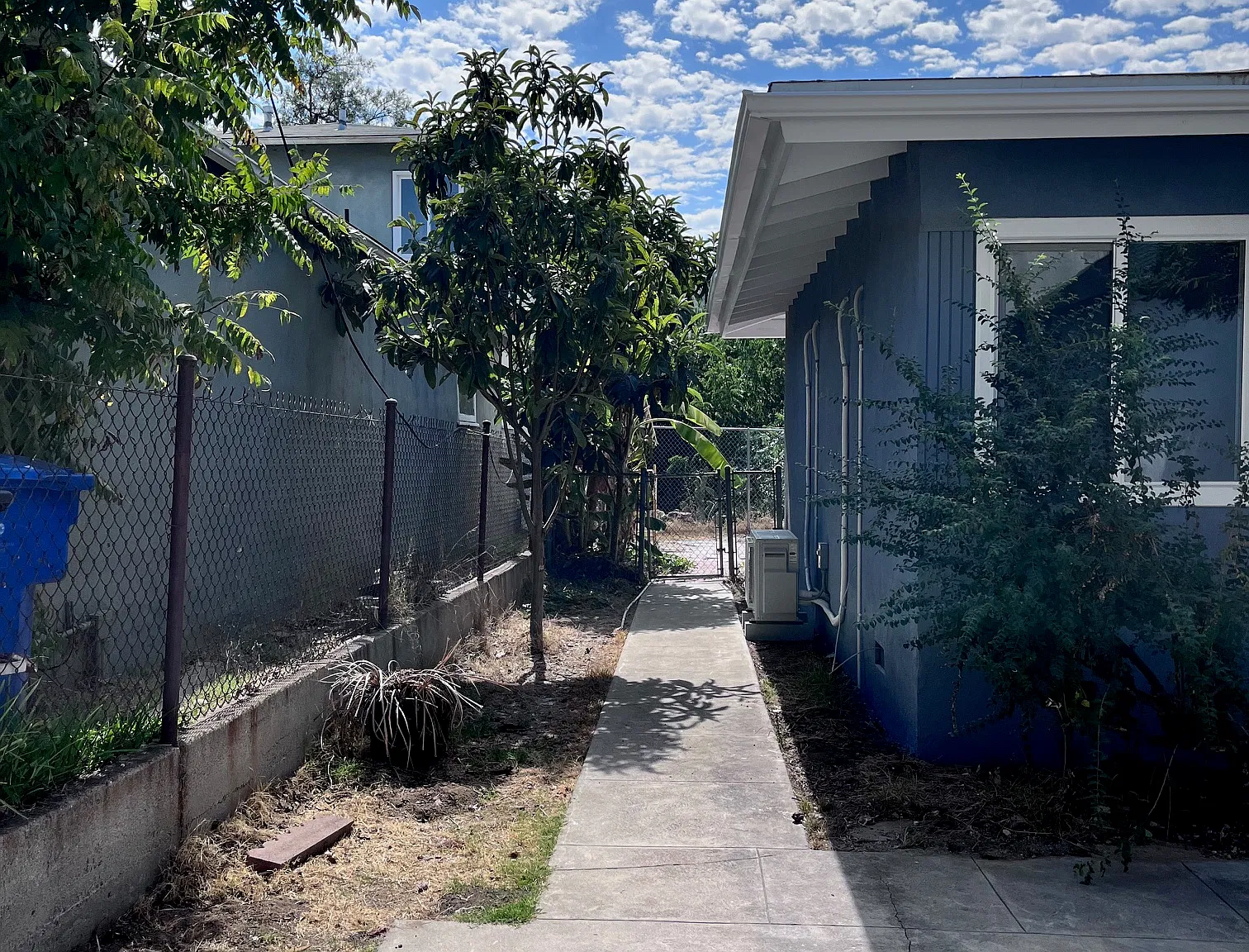 2 bed, 850 sqft, $3,500 — Photo 2