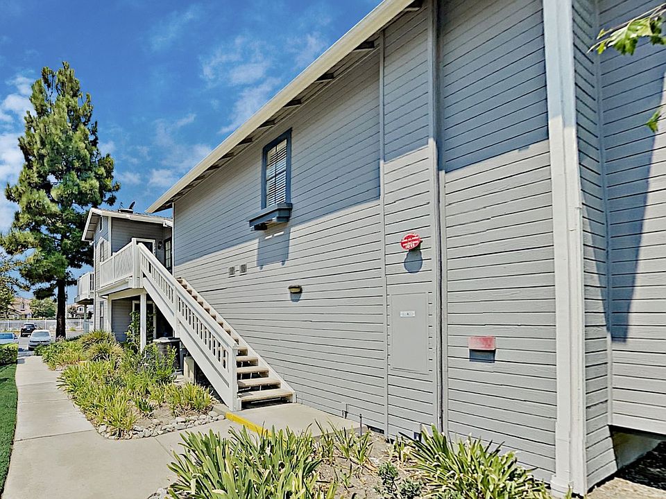 1st image of 1748 Crystal Canyon Dr #31