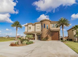 62 E Lago Loop, Port O Connor, TX 77982