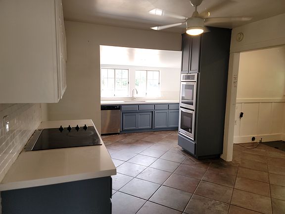 5th image of 1121 Marin St
