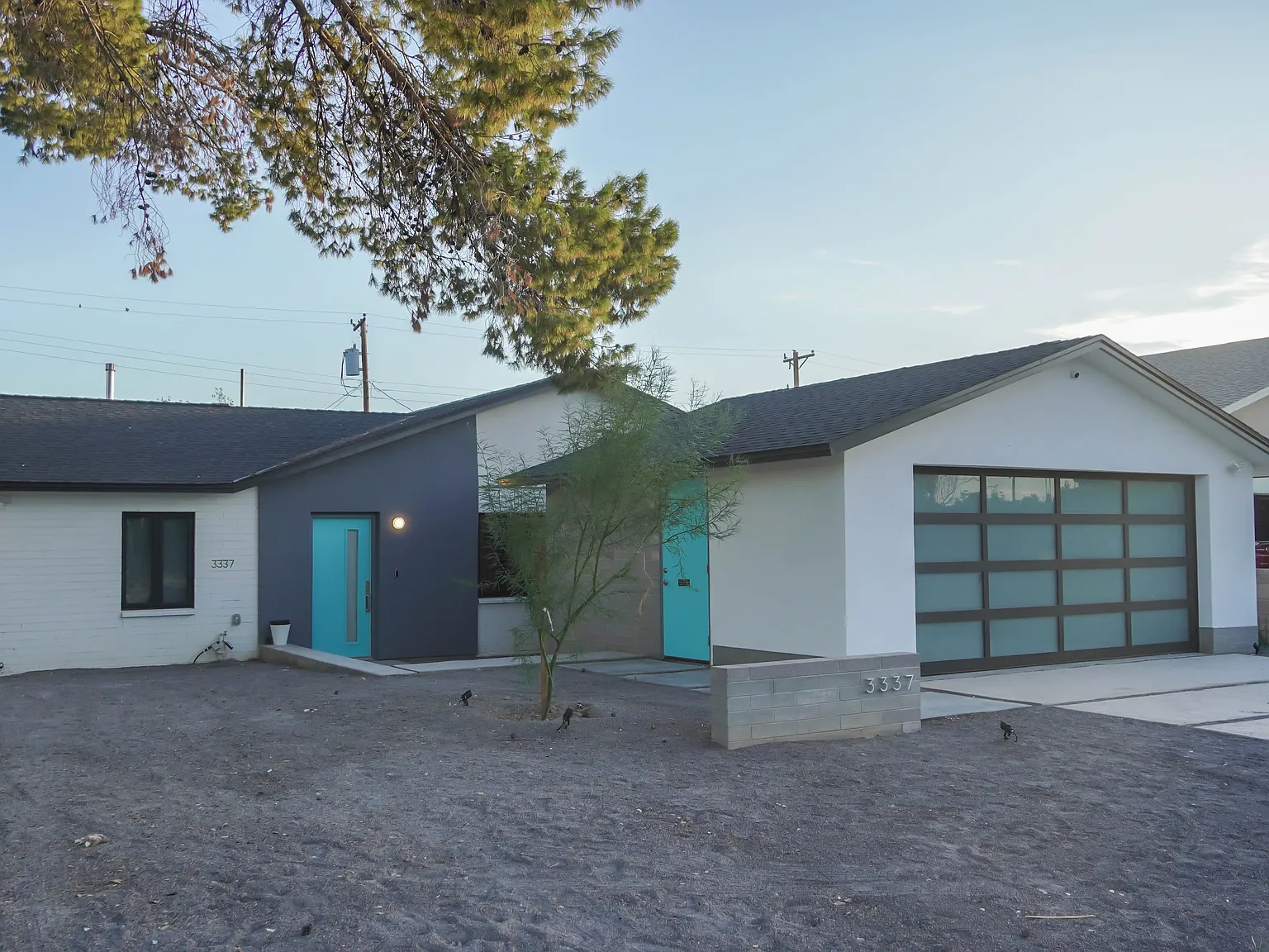 3337 E Cambridge Ave — Photo 3