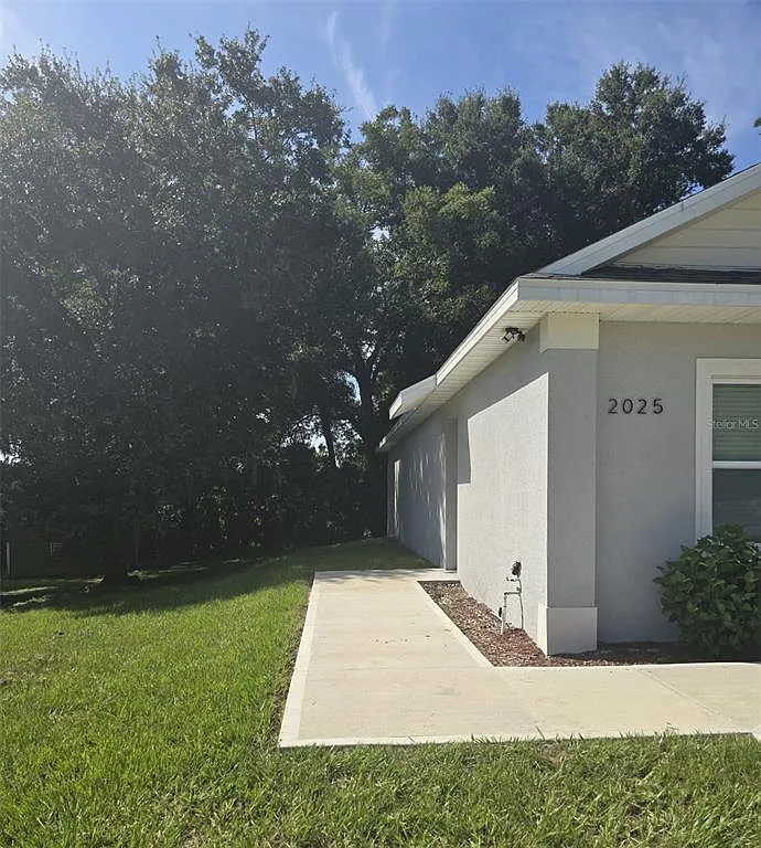 3 bed, 2.0 bath, 1333 sqft, $1,700 — Photo 2