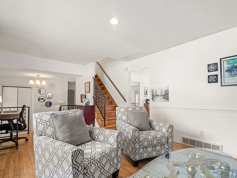 2127 Honeytree Ct — Photo 11