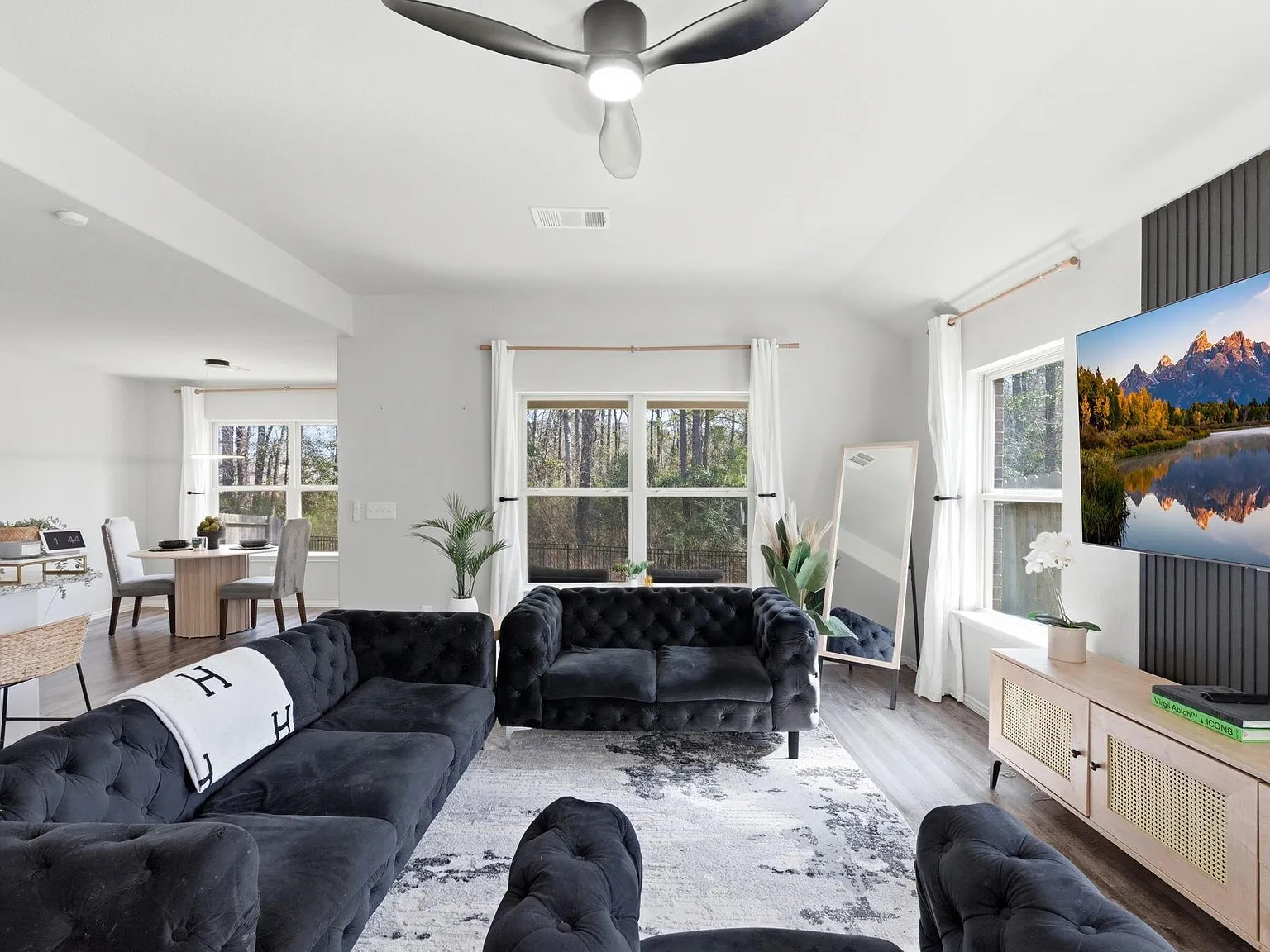 3 bed, 2.5 bath, 2280 sqft, $2,300 — Photo 4