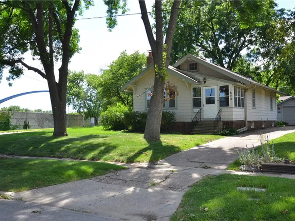 844 39th St, Des Moines, IA 50312