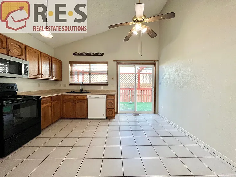 9393 W Wagon Trail Cir — Photo 3