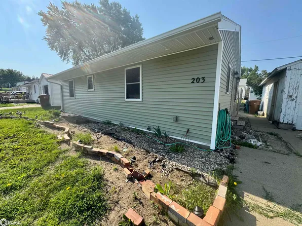 203 Oak St, Audubon, IA 50025