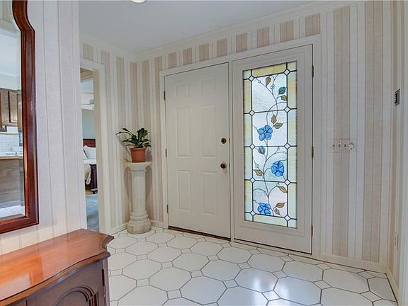 3rd image of 128 Pine Glen Dr #128