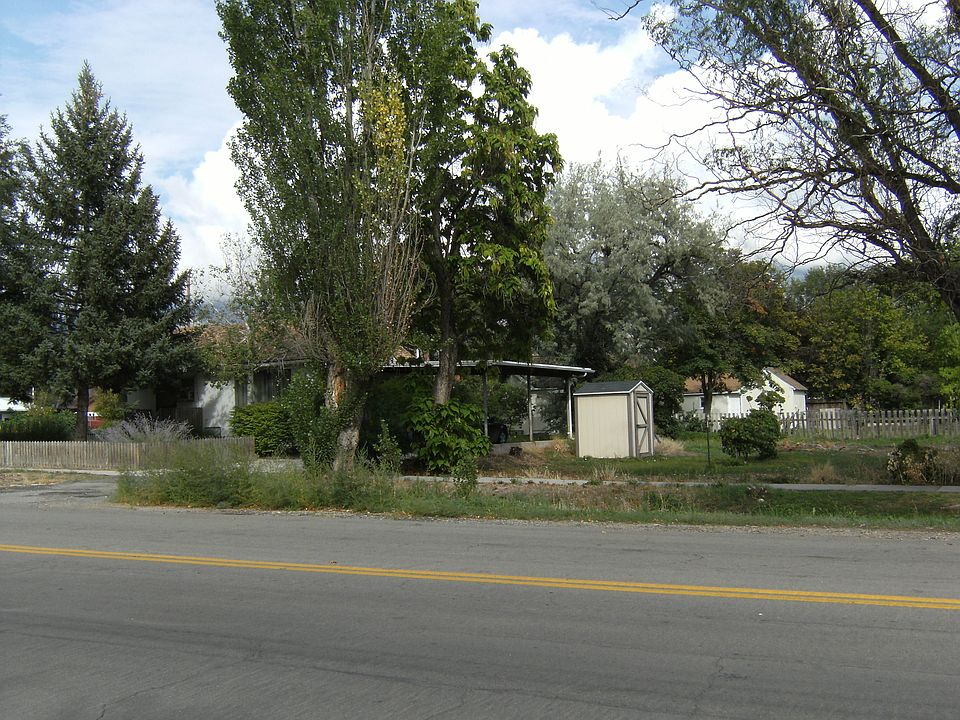 Lot extends from 300 N. to fence on south side (not shown)