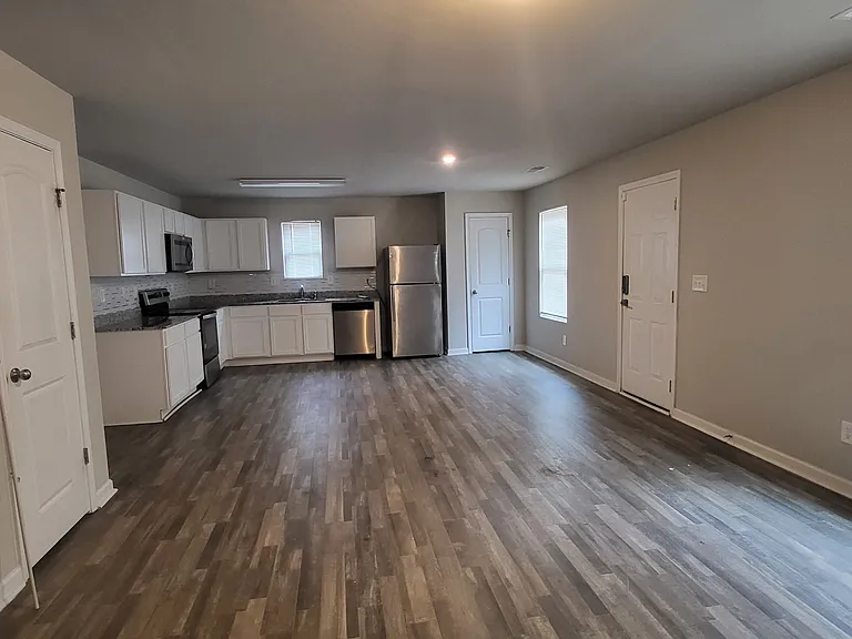 1223 Christy Ct — Photo 4
