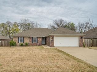 5052 W Waverly Rd, Fayetteville, AR 72704