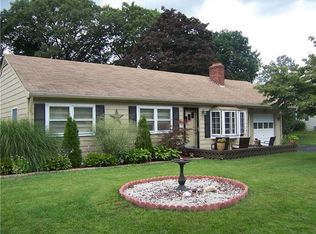 215 Richmond Dr, Warwick, RI 02888