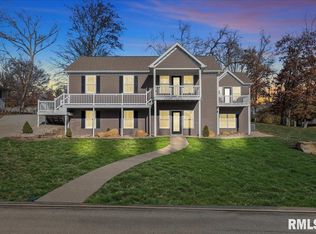 110 Ivy Glen Dr, Chatham, IL 62629