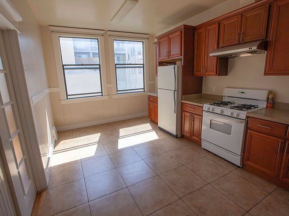 2nd image of 2222-2224 Mason St #2222