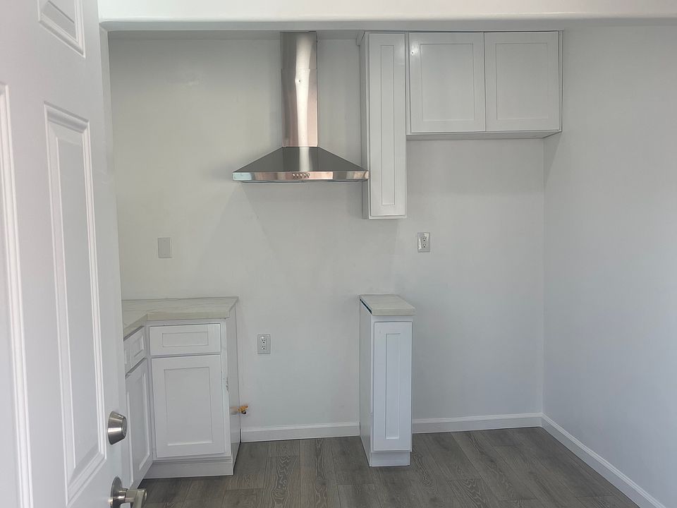1st image of 6103 Southside Dr #2